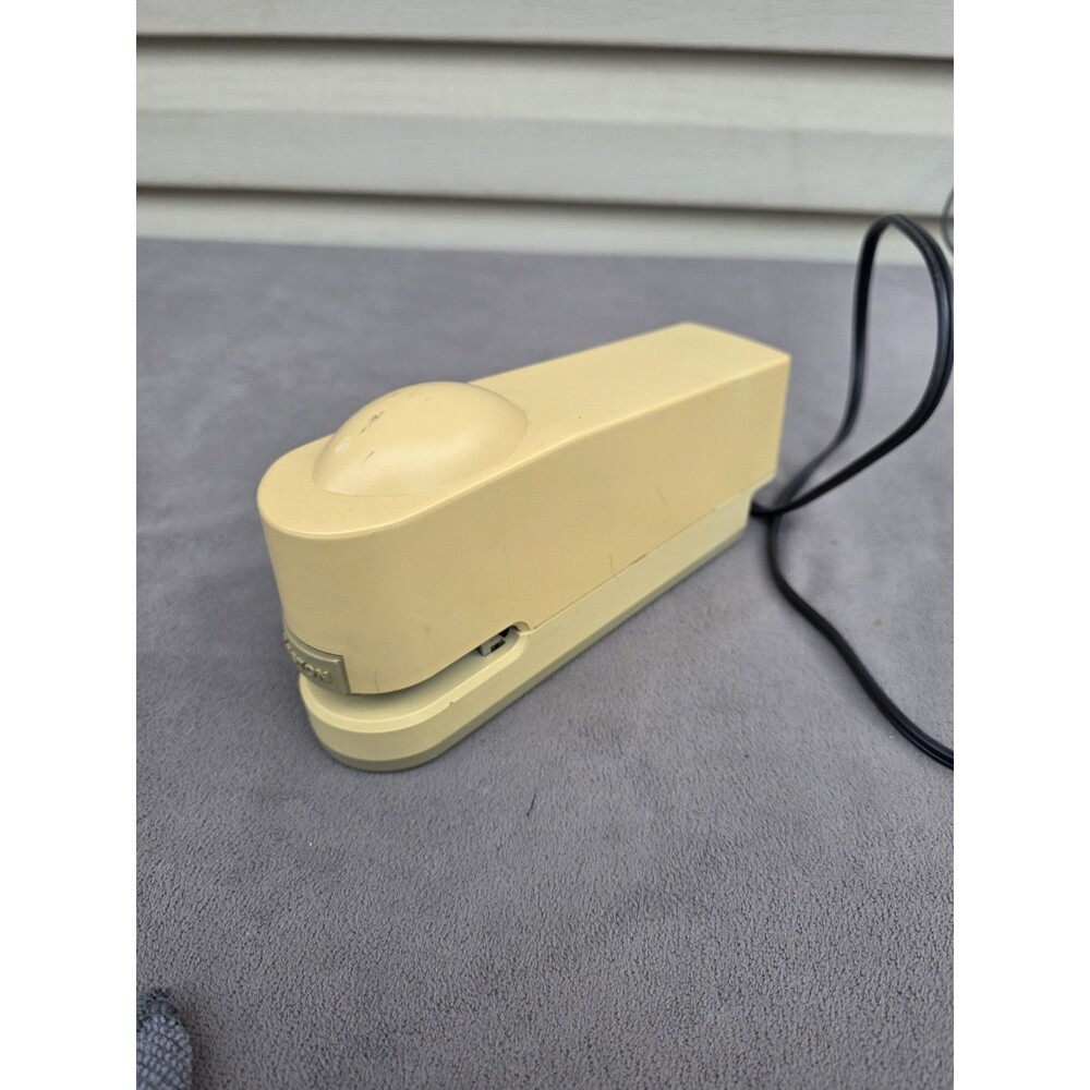 Boston by HUNT Mfg Beige Electric Stapler Model 100 MADE IN USA 115V TESTED